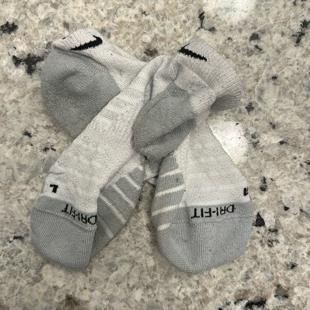 Nike - Picture 2 of 2